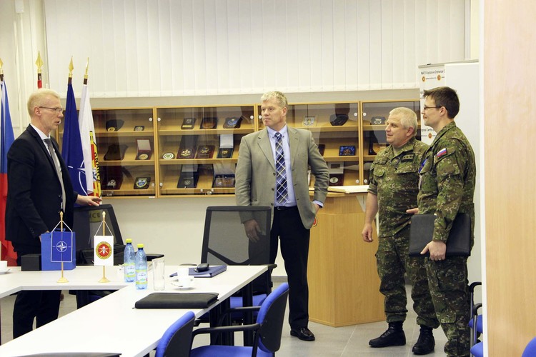 Acting Assistant COS JENG Division, NATO SHAPE visits the Centre - EOD COE