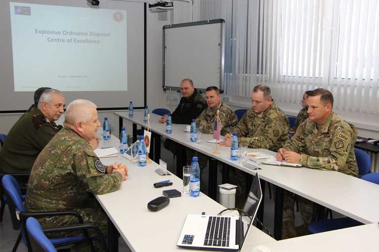 Commander of U.S. Army 20th CBRNE Command visits the EOD COE - EOD COE